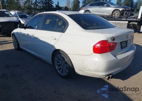 2011 BMW 328I z USA, uszkodzony, nr VIN WBAPH7G52BNM58479